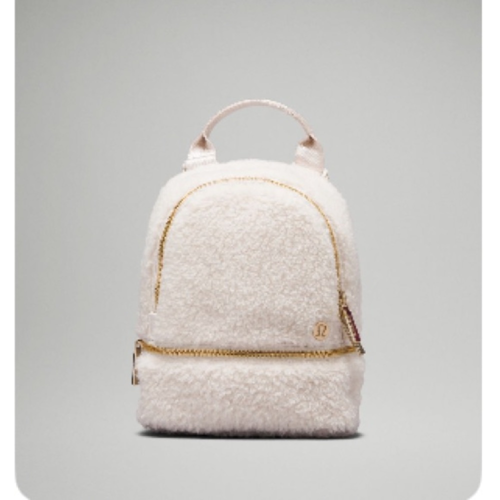Lululemon City Adventurer Backpack
Micro 3L *Fleece
